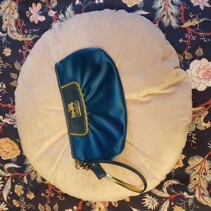 💙Coach Amanda Satin Teal Wristlet